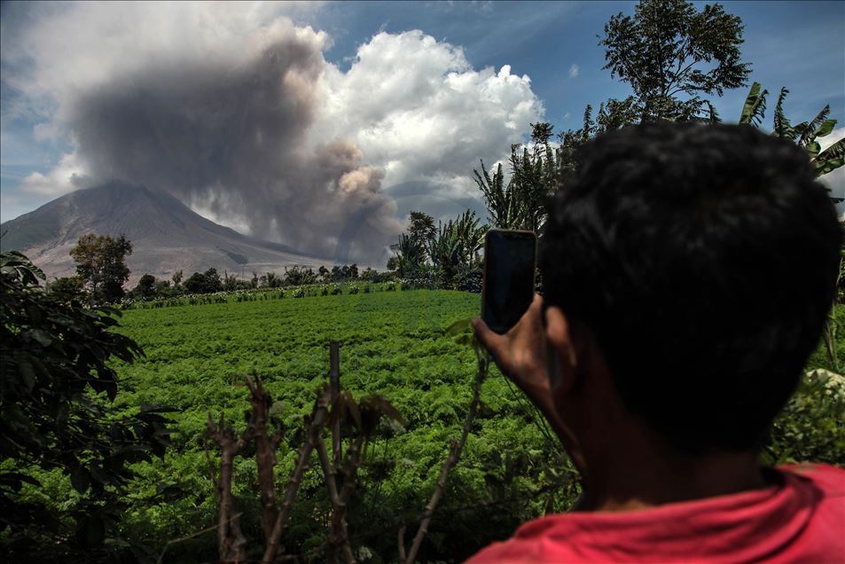 Indonesia’s Mt. Sinabung volcano continues to spew ash