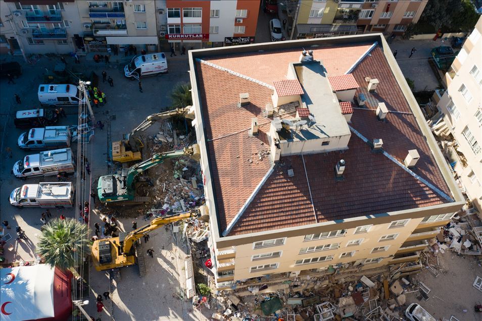 İzmir'de deprem