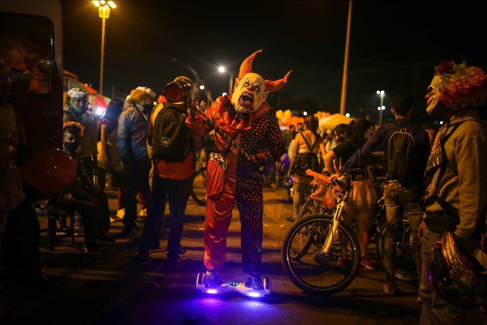 Colombia: Marcha de payasos durante la pandemia de COVID-19 en Bogotá
