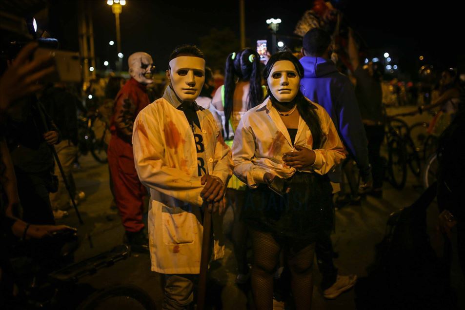 Colombia: Marcha de payasos durante la pandemia de COVID-19 en Bogotá