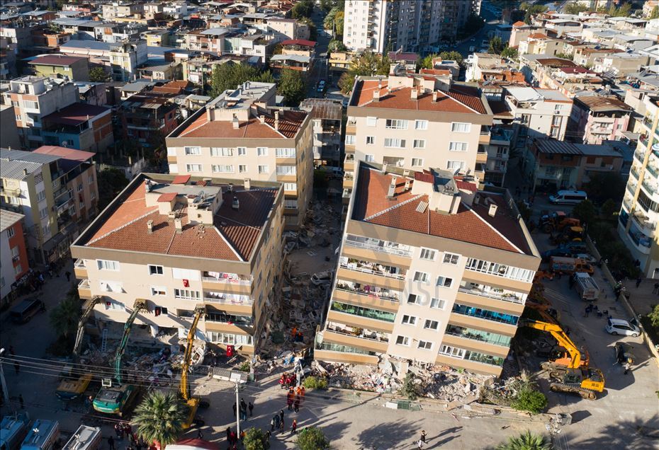 İzmir'de deprem