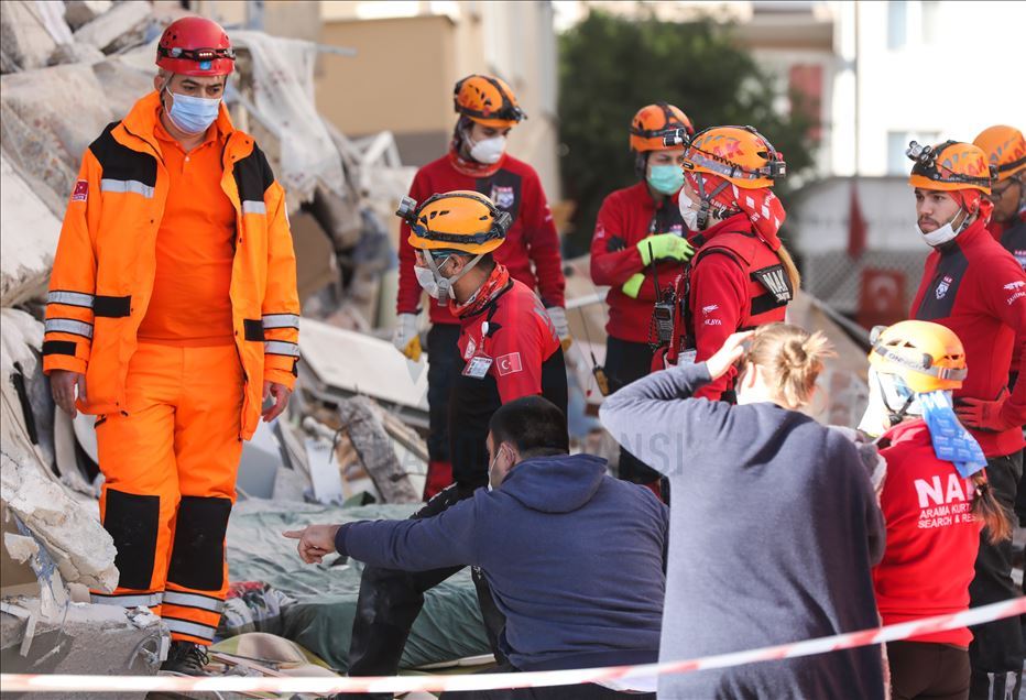 İzmir'de deprem