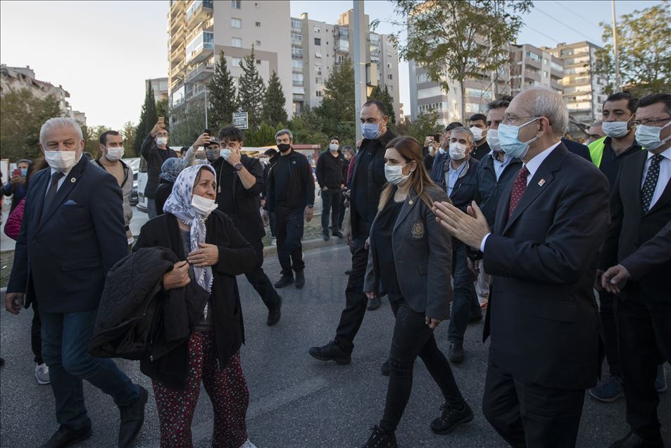 CHP Genel Başkanı Kılıçdaroğlu, İzmir'de deprem bölgesinde inceleme yaptı