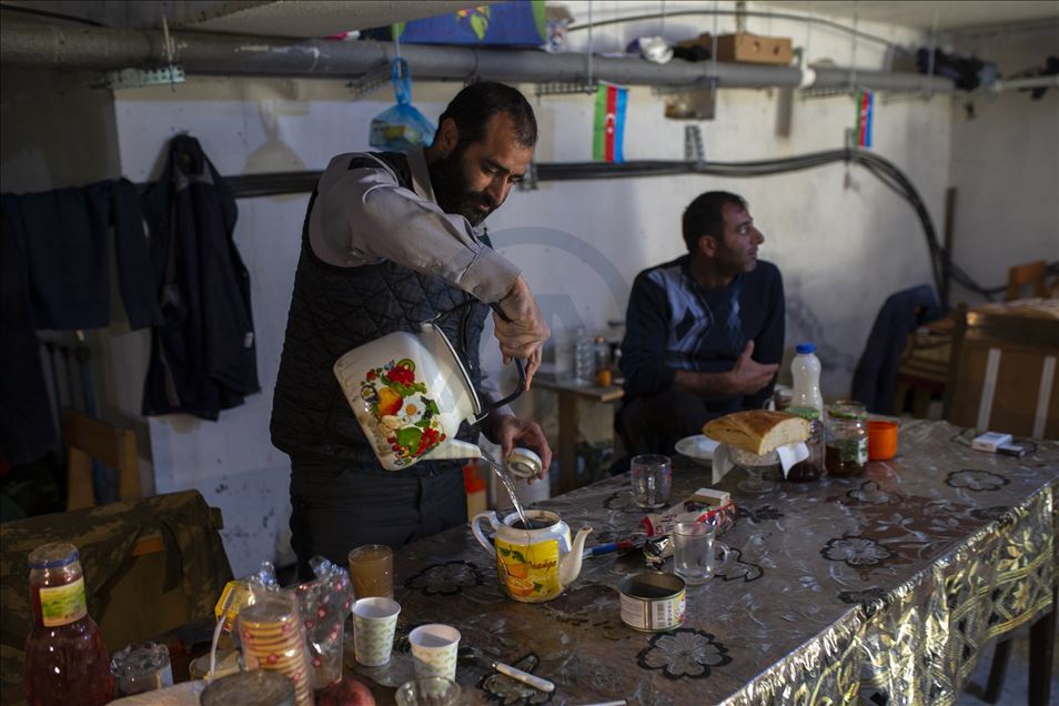 Sığınaklarda yaşayan Terter sakinleri hayati tehlikeye rağmen kenti terk etmiyor