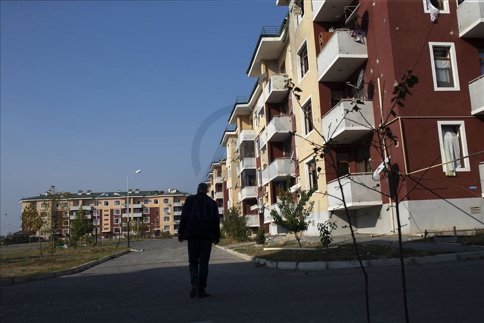Sığınaklarda yaşayan Terter sakinleri hayati tehlikeye rağmen kenti terk etmiyor