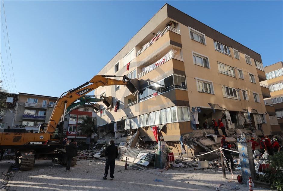 İzmir'de deprem