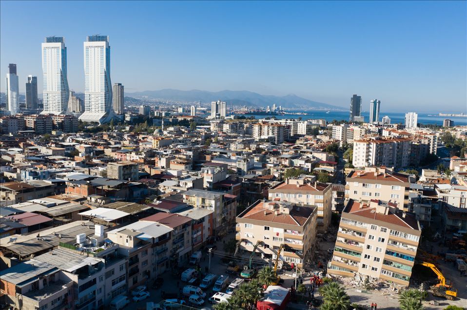 İzmir'de deprem