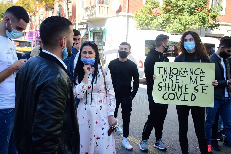 Shqipëri, studentët protestë kundër mësimit online
