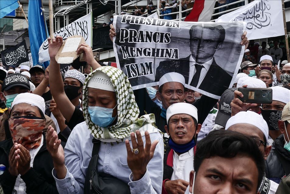 Demonstrasi menentang Presiden Prancis di Jakarta