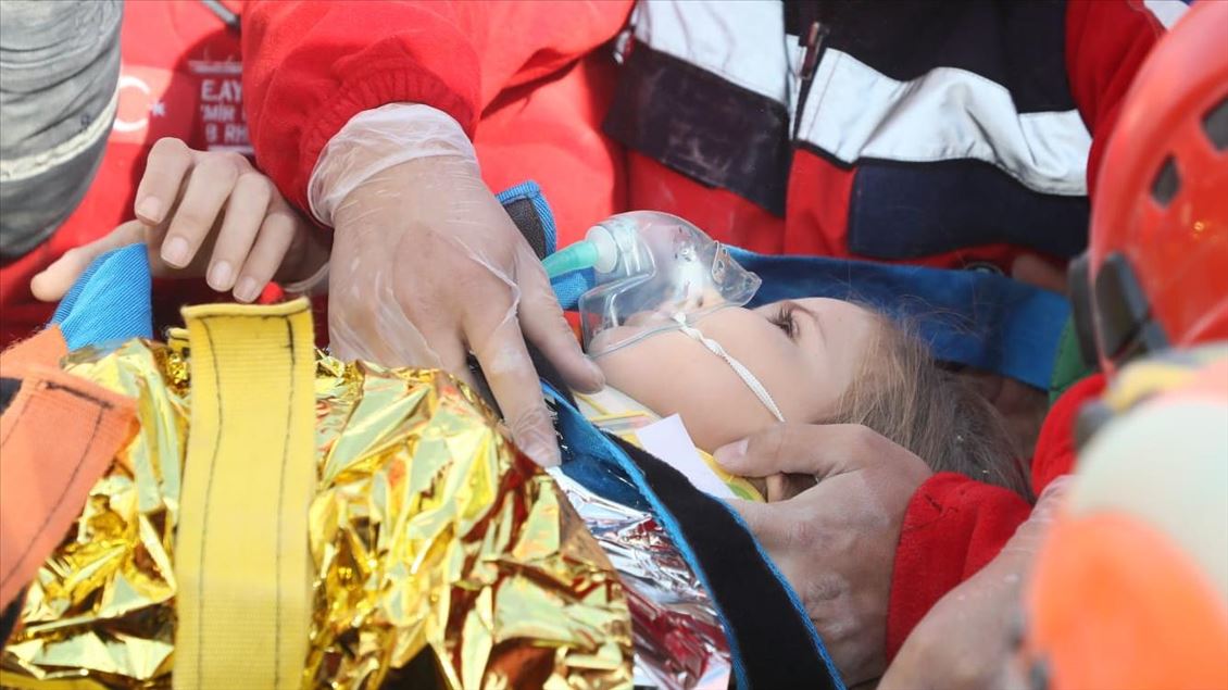 Shpëtohet një fëmijë 91 orë pas tërmetit në Izmir