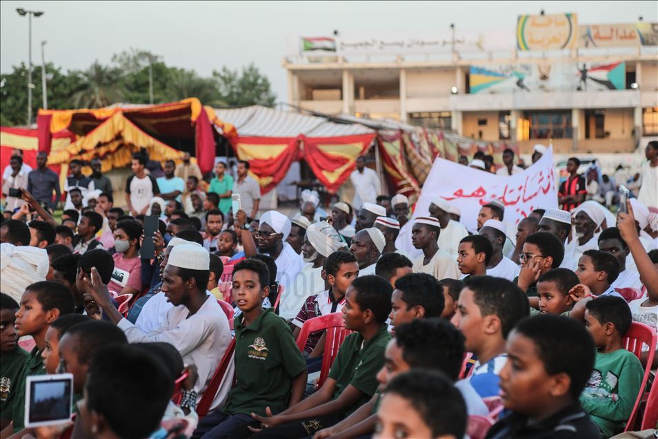 "ليلة نصرة النبي" في السودان تندد بالرسوم الفرنسية المسيئة