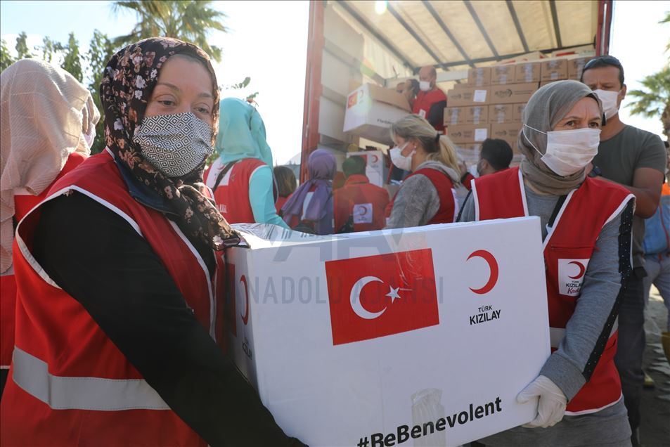 Türk Kızılay deprem bölgesinde yaraları sarmaya devam ediyor
