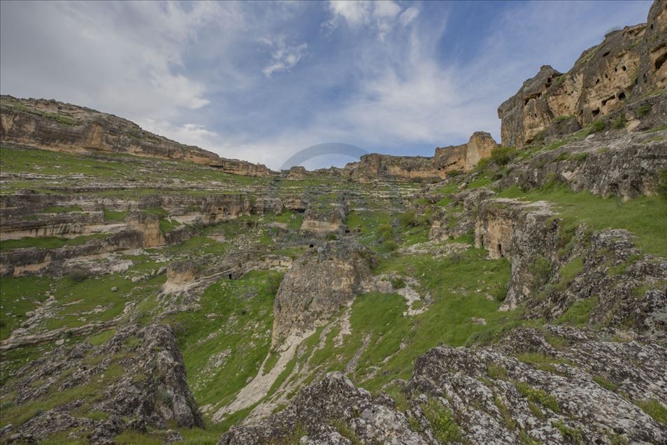 Hasuni Cave City, Diyarbakir - Located in the Silvan district, the caves offered shelter for inhabitants for thousands of years. Dating back to the prehistoric period, the caves were inhabited during the first years of Christianity as well.