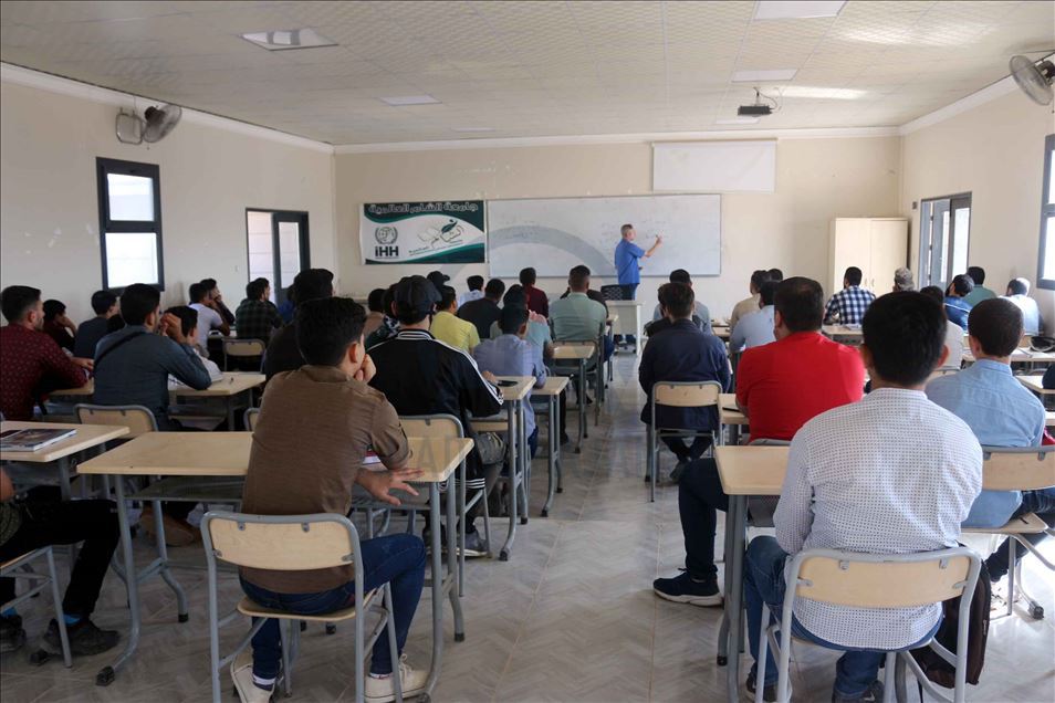 "الإغاثة التركية".. طوق نجاة لأطفال الحرب في سوريا