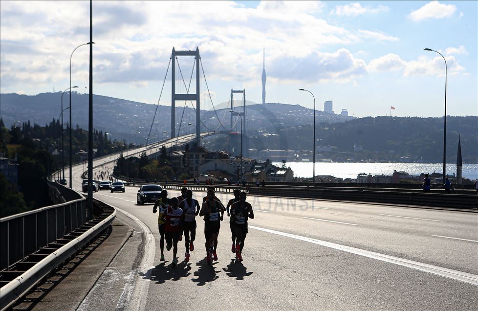 Le Kényan Benard Sang remporte le marathon d'Istanbul dans la catégorie hommes
