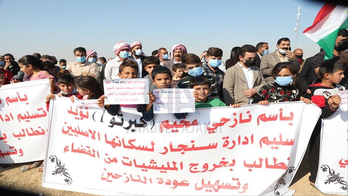 خۆپیشاندانی ئاوارەکانی ئێزدی دژ بە بوونی چەکدارانی پەکەکە لە شنگال