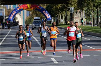Le Kényan Benard Sang remporte le marathon d'Istanbul dans la catégorie hommes