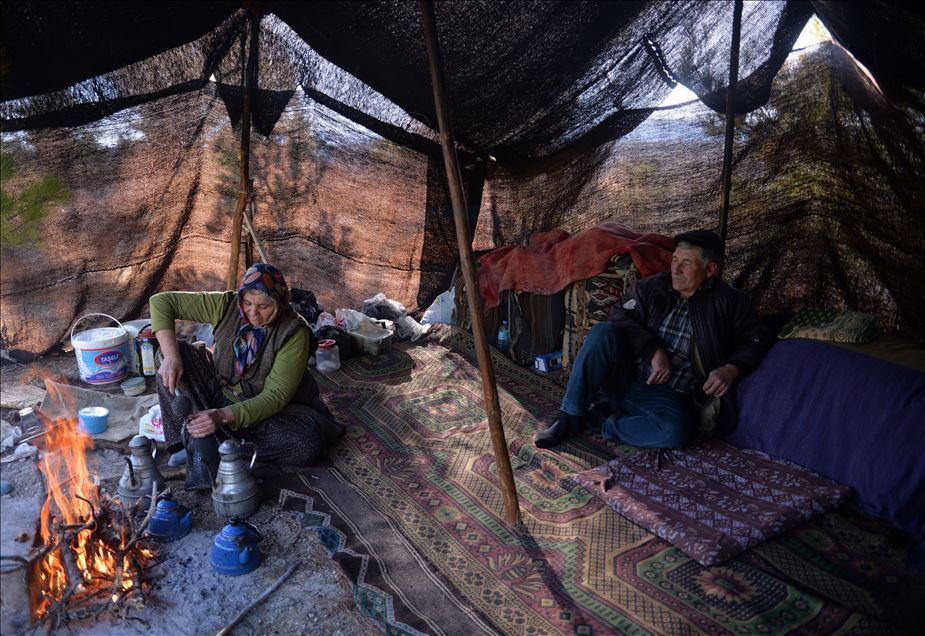 Anadolu'nun bin yıllık konargöçerlik kültürünü Sarıkeçili Yörükleri sürdürüyor