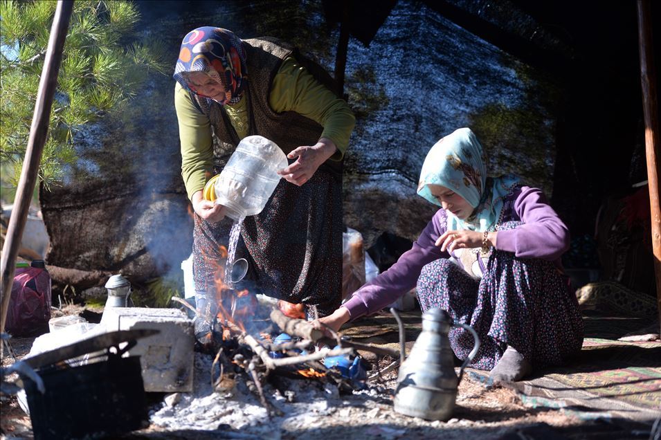 Anadolu'nun bin yıllık konargöçerlik kültürünü Sarıkeçili Yörükleri sürdürüyor