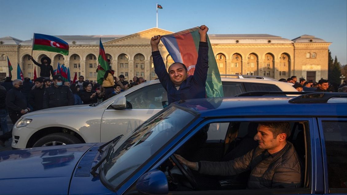 هاووڵاتییانی ئازهربایجان به جۆشوخرۆشهوه پێشوازیان کرد له رێككهوتنی قهرهباغ