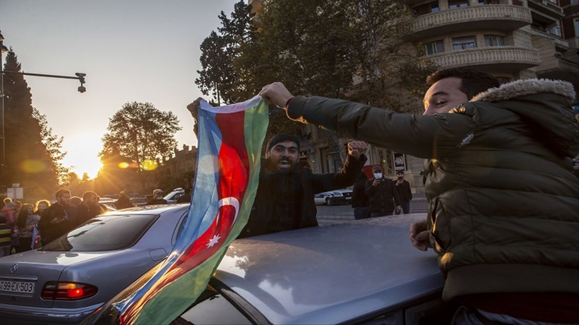 هاووڵاتییانی ئازهربایجان به جۆشوخرۆشهوه پێشوازیان کرد له رێككهوتنی قهرهباغ