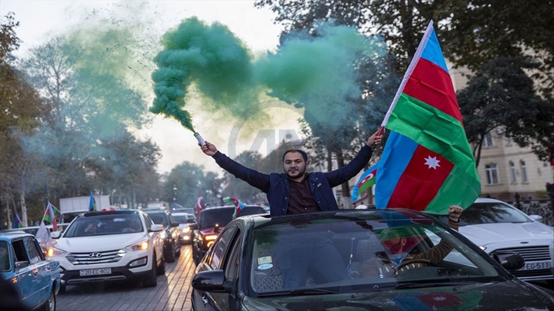 هاووڵاتییانی ئازهربایجان به جۆشوخرۆشهوه پێشوازیان کرد له رێككهوتنی قهرهباغ
