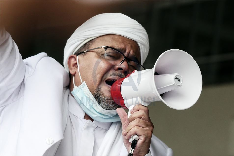 Pemimpin FPI Rizieq Shihab tiba di tanah air