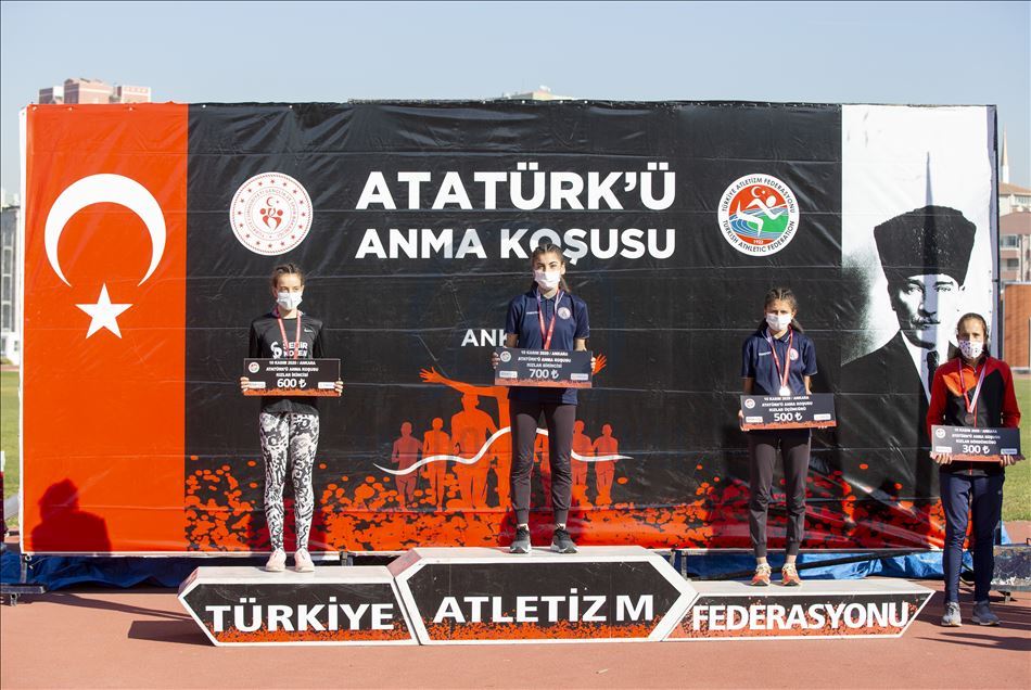 Büyük Önder Atatürk'ü anıyoruz