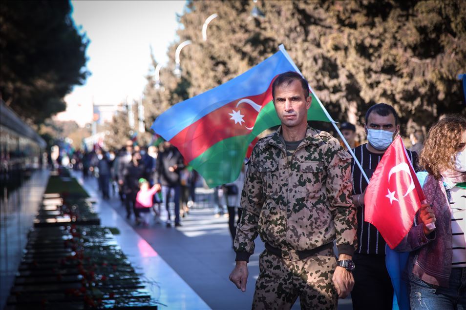 Azerbaijan peringati Hari Bendera Nasional