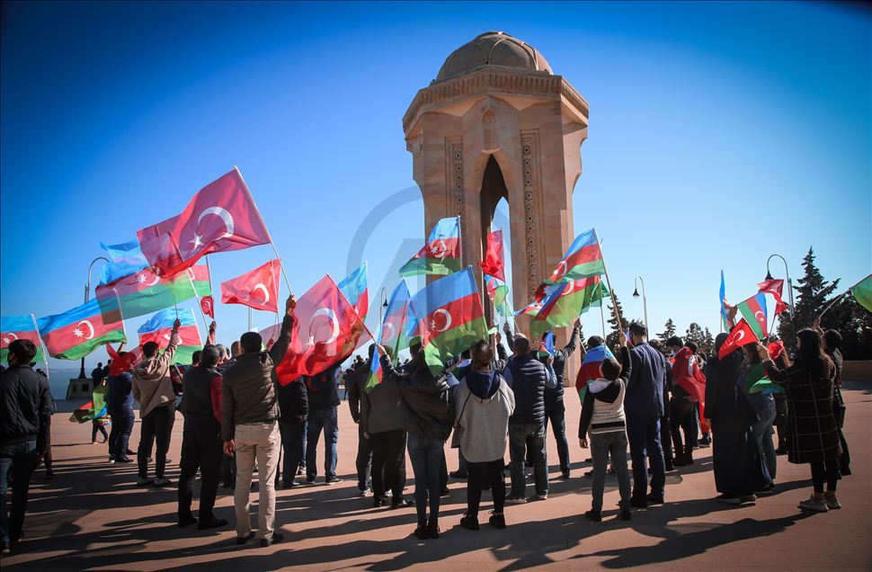 Azerbaijan peringati Hari Bendera Nasional