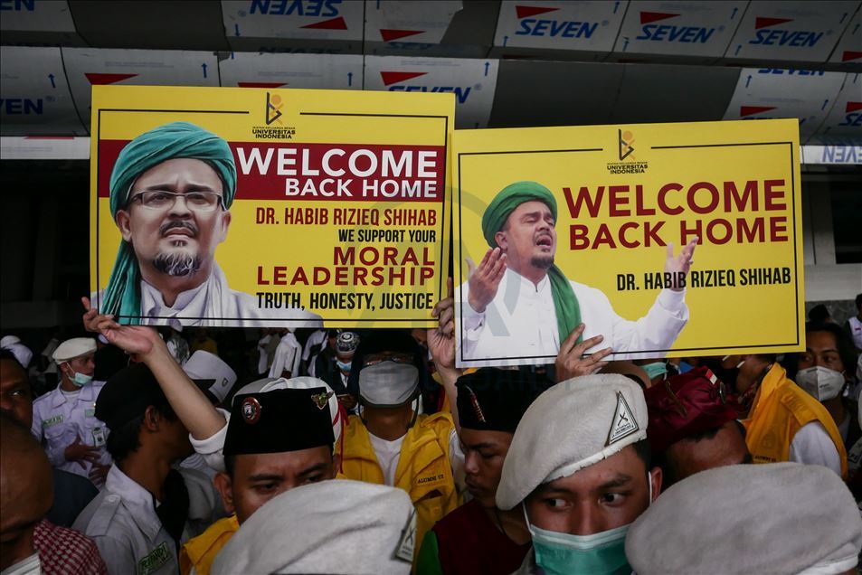 Pemimpin FPI Rizieq Shihab tiba di tanah air