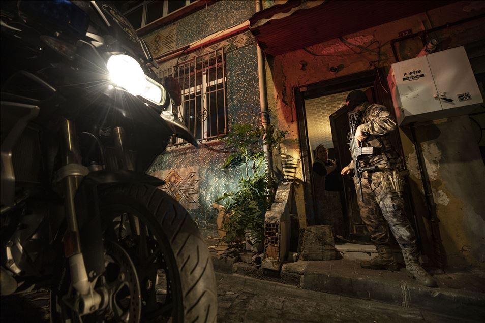 Fatih'te silahlı saldırıda 1 polis yaralandı