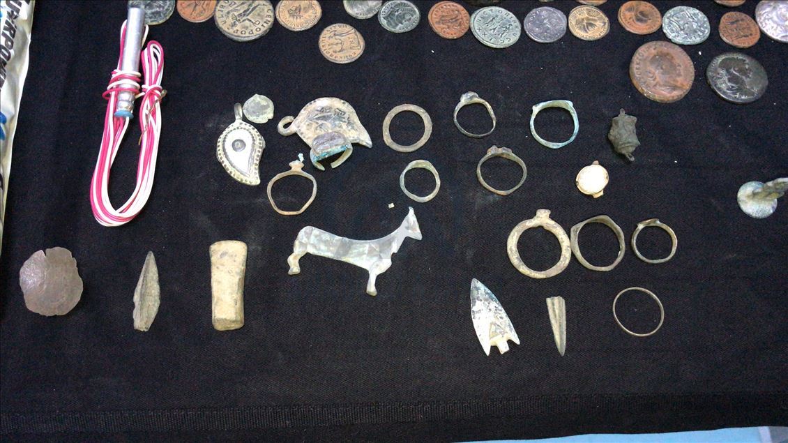 Adana'da tarihi eser kaçakçılığı operasyonu: 2 gözaltı