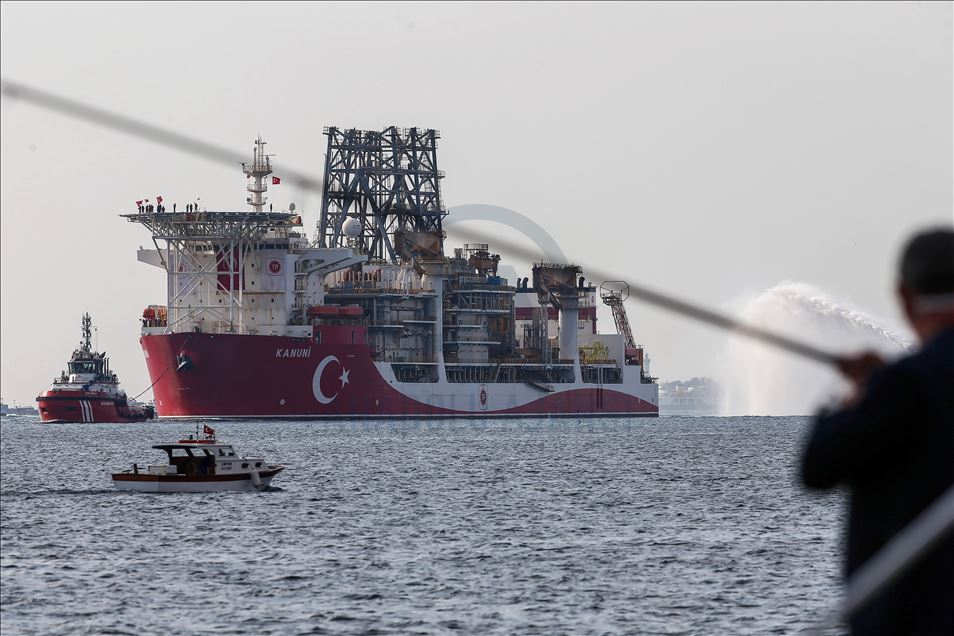 Kanuni sondaj gemisi Karadeniz'e uğurlandı