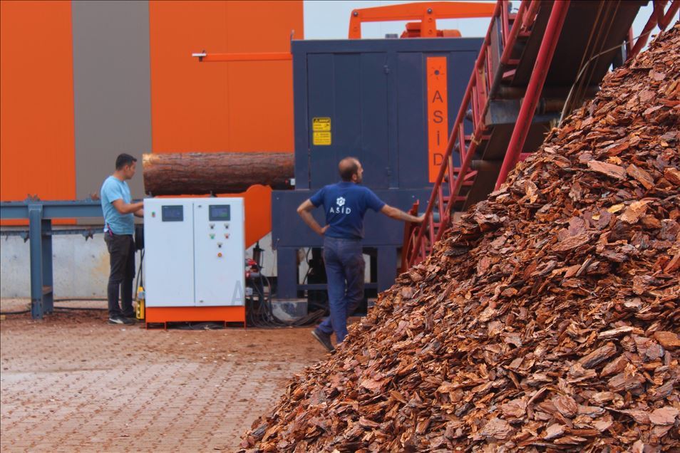 Burdurlu makine ustaları 10 orman işçisinin yapacağı işi tek makineye sığdırdı
