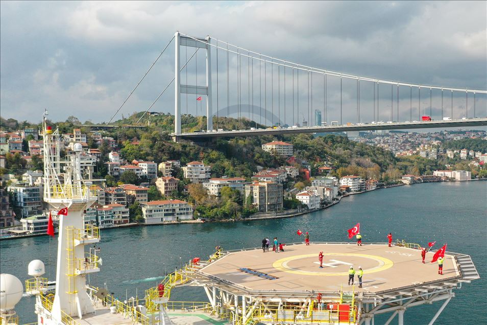Turkey's third drillship Kanuni sets sail for Black Sea