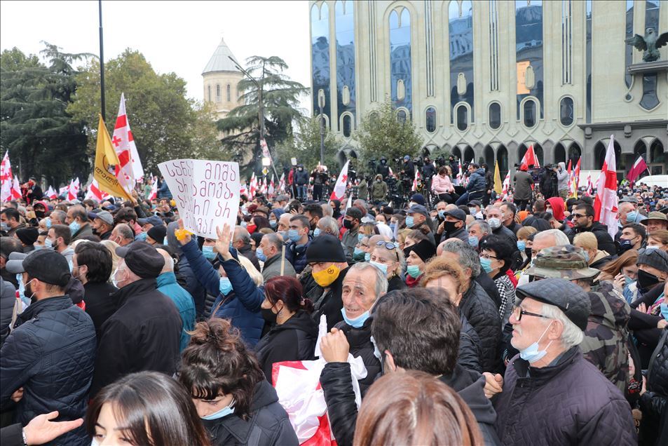 Oposición en Georgia vuelve a las calles para exigir elecciones anticipadas 