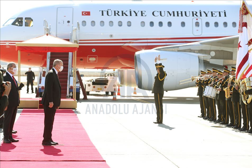 استقبال رسمی رئیس‌جمهور جمهوری تُرک قبرس شمالی از اردوغان