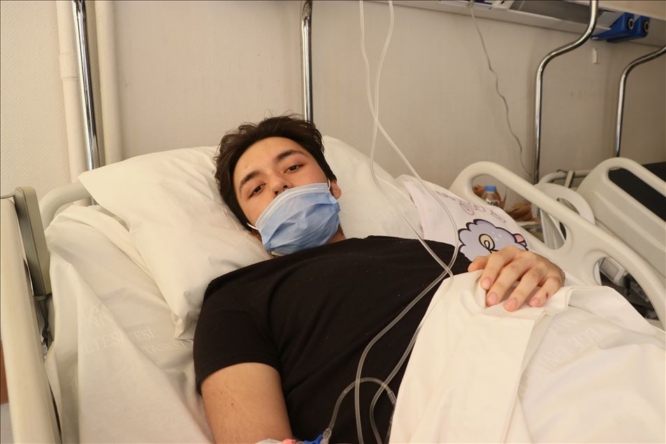 Enkaz altından hayata yeniden "merhaba" dediler
