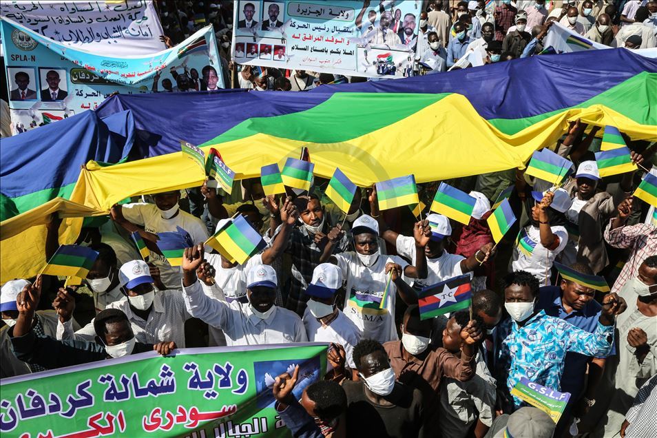 الخرطوم.. الآلاف يشاركون في "احتفالات السلام"