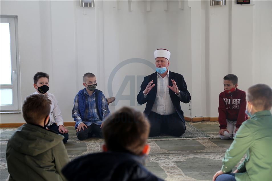 Tradita shekullore e ‘mektebit‘, përbën bazën e edukimit fetar në Bosnjë e Hercegovinë
