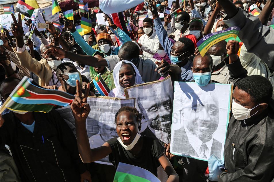 الخرطوم.. الآلاف يشاركون في "احتفالات السلام"