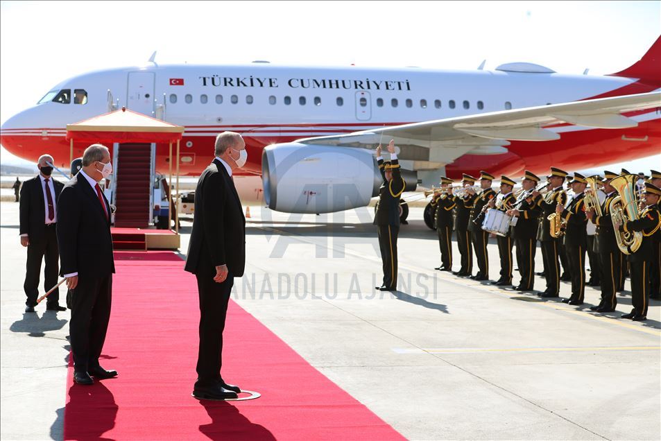 استقبال رسمی رئیس‌جمهور جمهوری تُرک قبرس شمالی از اردوغان