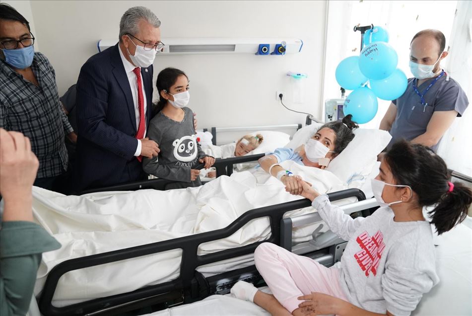 Enkaz altından hayata yeniden "merhaba" dediler
