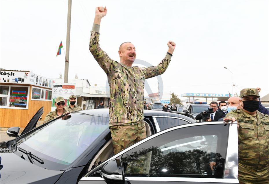 Ильхам Алиев посетил освобожденные от оккупации города в Карабахе