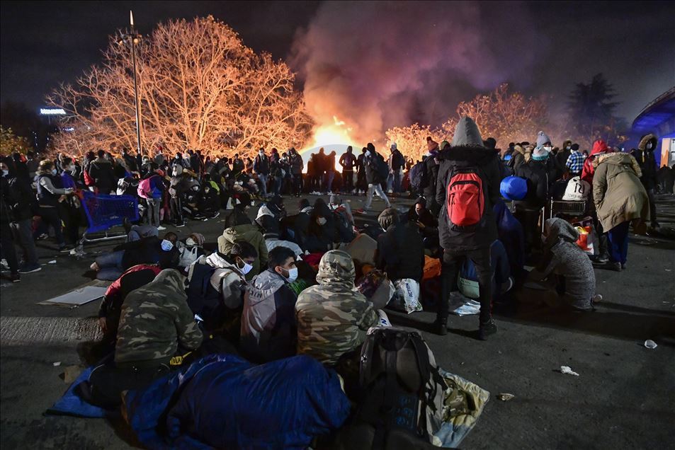 France: un campement de 2 mille migrants évacué par les autorités en région parisienne