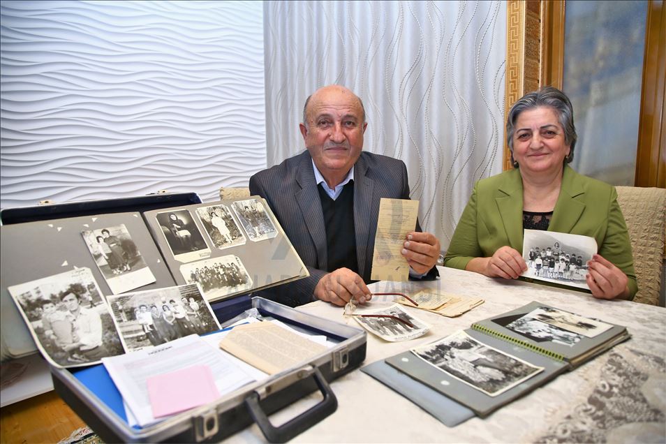 Azerbaiyanos de Shusha revelan títulos de propiedad que conservaron durante los 28 años de ocupación armenia