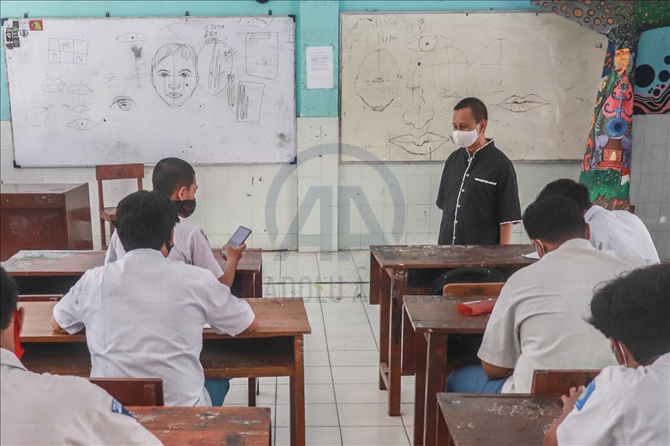 11 daerah di Indonesia kembali dibuka secara bertahap