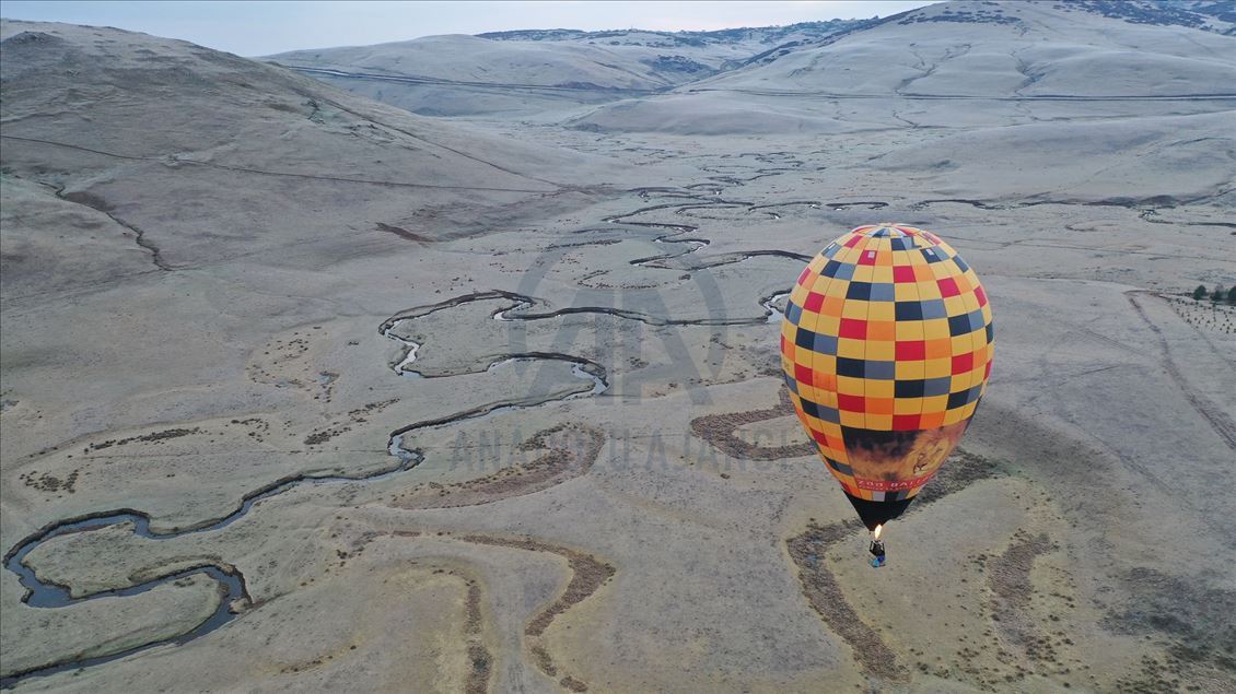В Турции организуют полет на воздушном шаре над меандрами