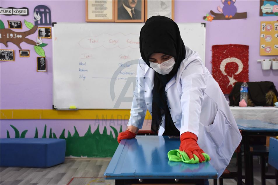 Tîma mobîl a paqijiyê ji bo dibistanan gund bi gund digere